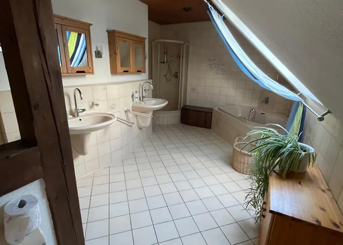 Grosse Direkt An Den Weinbergen Рюдесхайм-на-Рейне